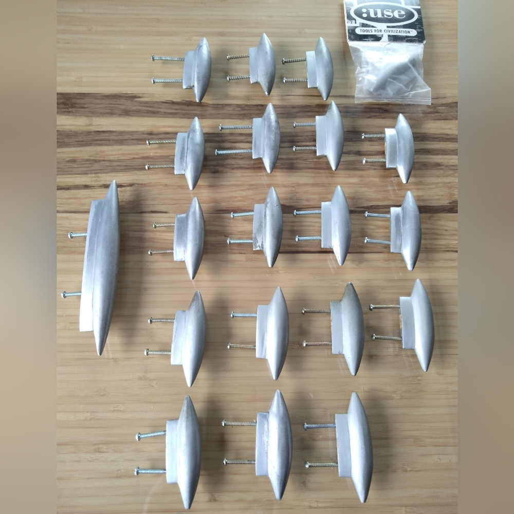 Bundle Of 20 Silver Cabinet Pulls - Drawer Pulls